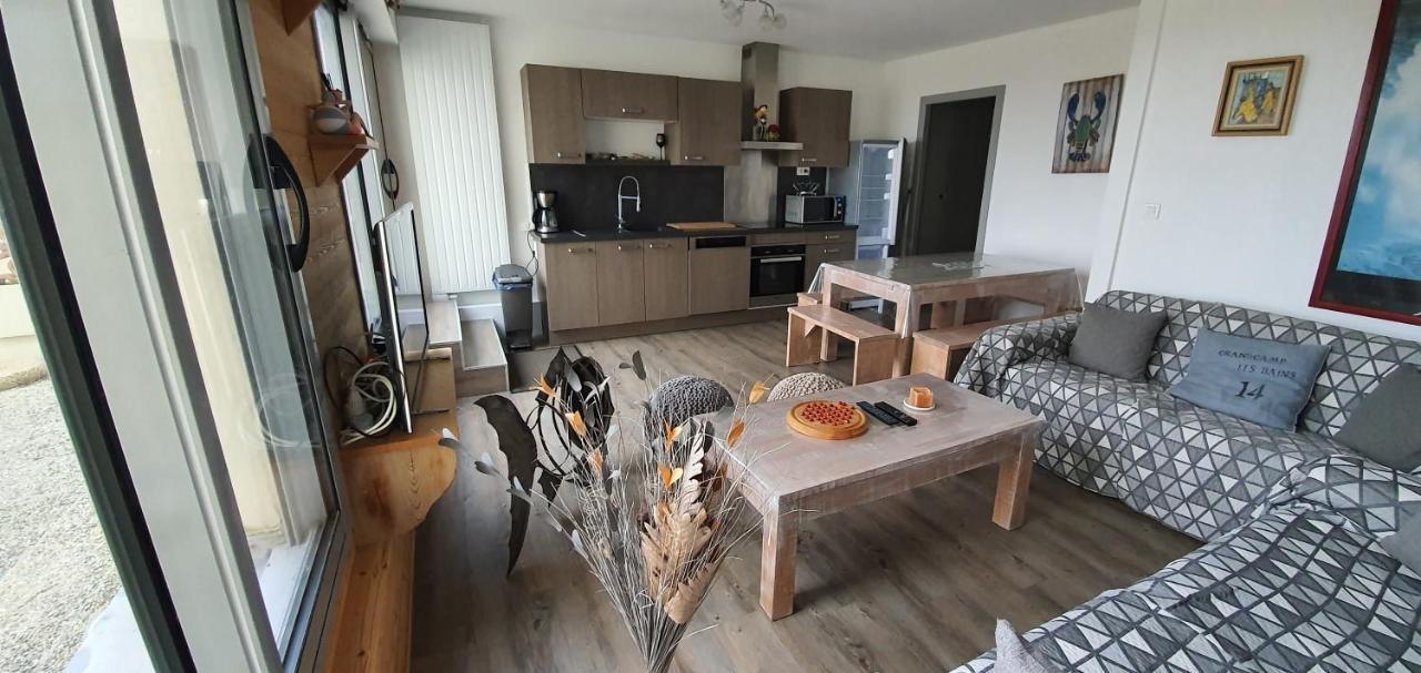 Appartement Vue Sur Mer Et Port Grandcamp-Maisy Bagian luar foto